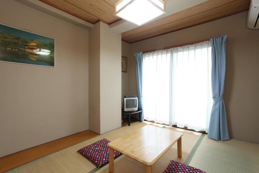 Business Hotel Nishi Otsu Quarto foto
